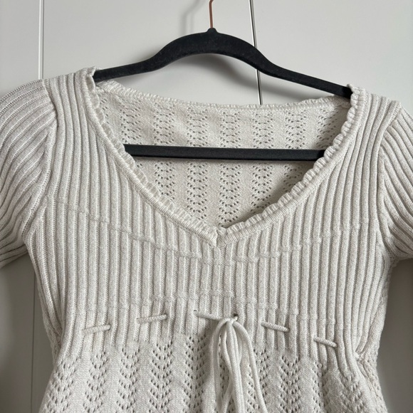 V neck Scallop Tie Front Cream Knit Top - Picture 3 of 5